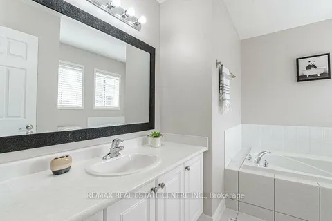 1016 Mccuaig Dr, Milton, ON L9T 6S3