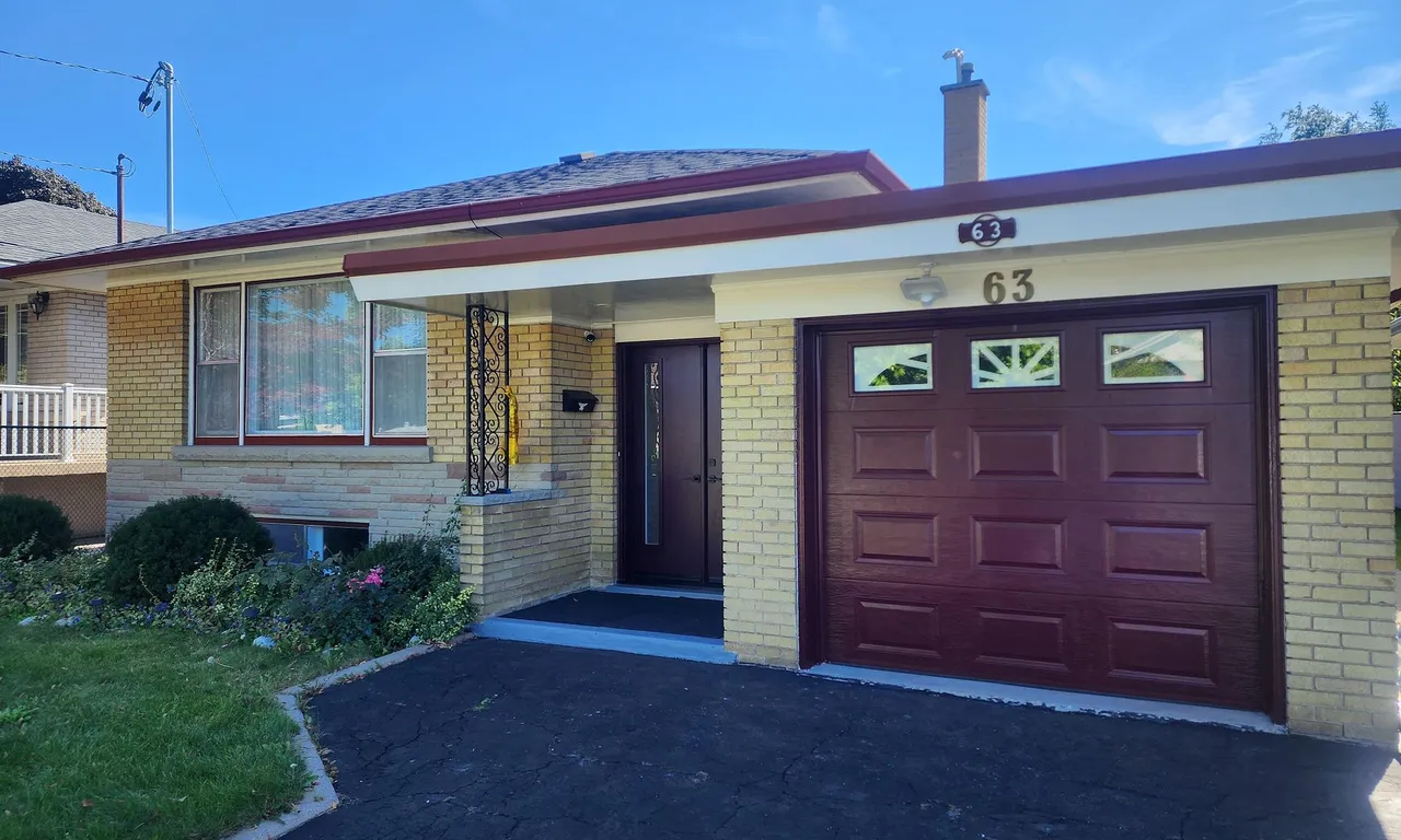 63 Poynter Dr, Toronto, ON M9R 1L3