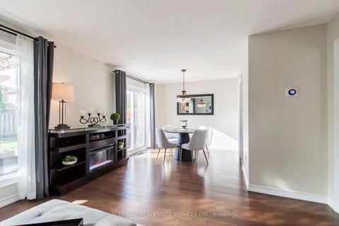 2662 INNISFIL Rd, Mississauga, ON L5M 4J3