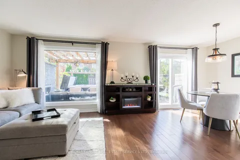 2662 INNISFIL Rd, Mississauga, ON L5M 4J3