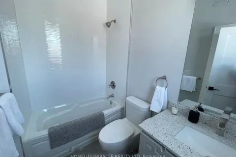 1103 Orchard Road, Mississauga, ON L5E 2N7
