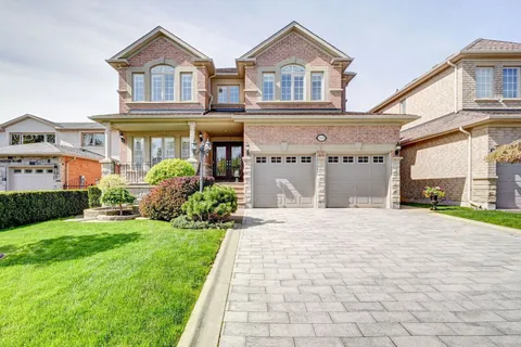 1569 Carrington Rd, Mississauga, ON L5M 2K3