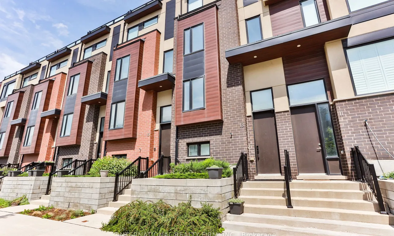 13 Caroline Carpenter Grve, Toronto, ON M3K 0B1