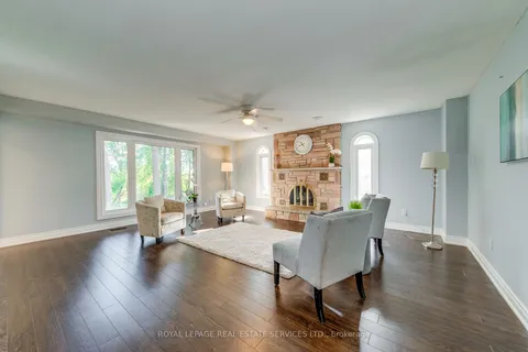 335 Queen St, Mississauga, ON L5M 1M3