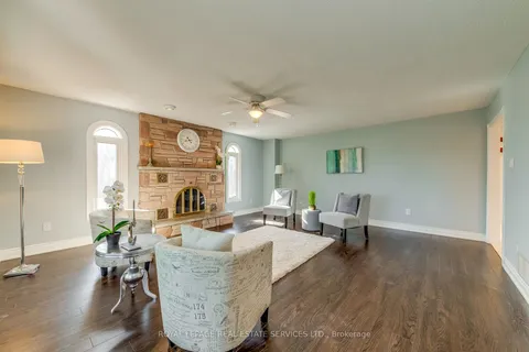 335 Queen St, Mississauga, ON L5M 1M3