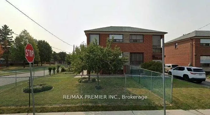 83 Dombey Rd, Toronto, ON M3L 1P1