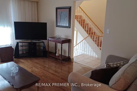 83 Dombey Rd, Toronto, ON M3L 1P1