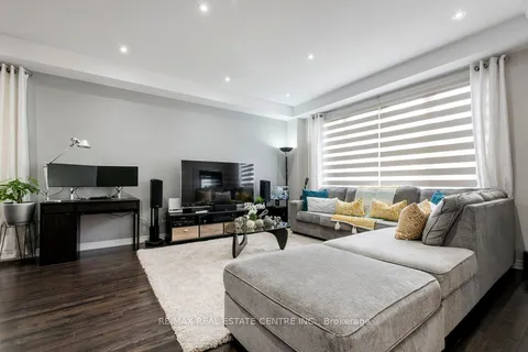 22 Selsdon St, Brampton, ON L6X 3C4