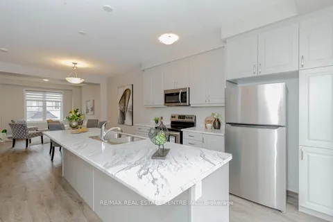 980 Logan Dr, Milton, ON L9E 1T1