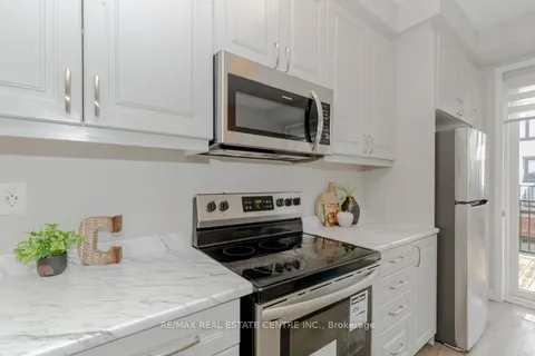 980 Logan Dr, Milton, ON L9E 1T1