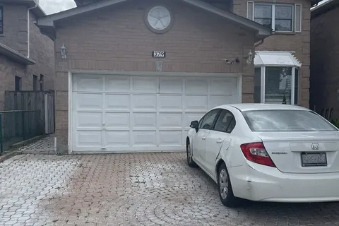 379 Wallenberg Cres, Mississauga, ON L5B 3N1