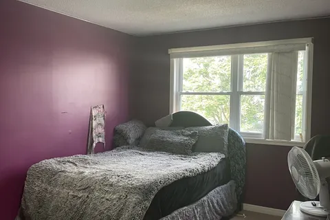 379 Wallenberg Cres, Mississauga, ON L5B 3N1