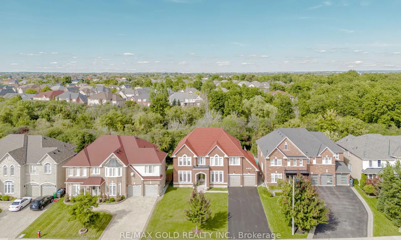 71 Crocker Dr, Brampton, ON L6P 1Z7