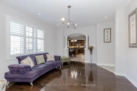 71 Crocker Dr, Brampton, ON L6P 1Z7