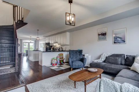 1188 Beachcomber Rd, Mississauga, ON L5G 4N3