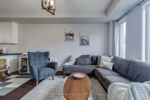 1188 Beachcomber Rd, Mississauga, ON L5G 4N3