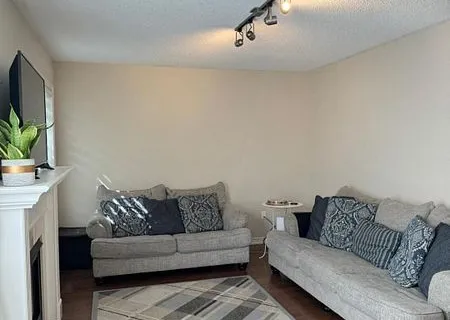 3254 McDowell Dr, Mississauga, ON L5M 6S4