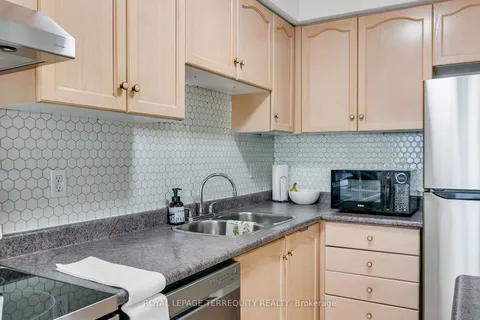 3971 Discovery Crt, Mississauga, ON L5N 7H8