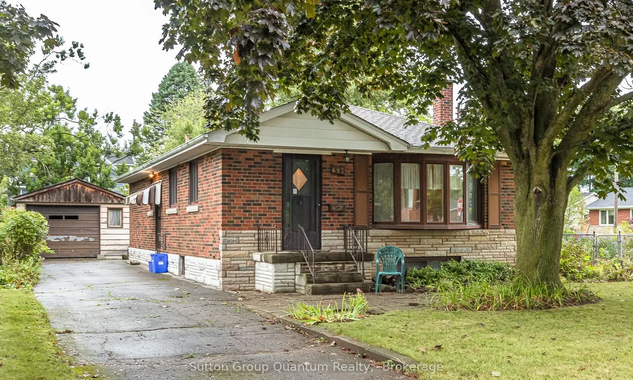 693 Ashley Ave, Burlington, ON L7R 2Z2