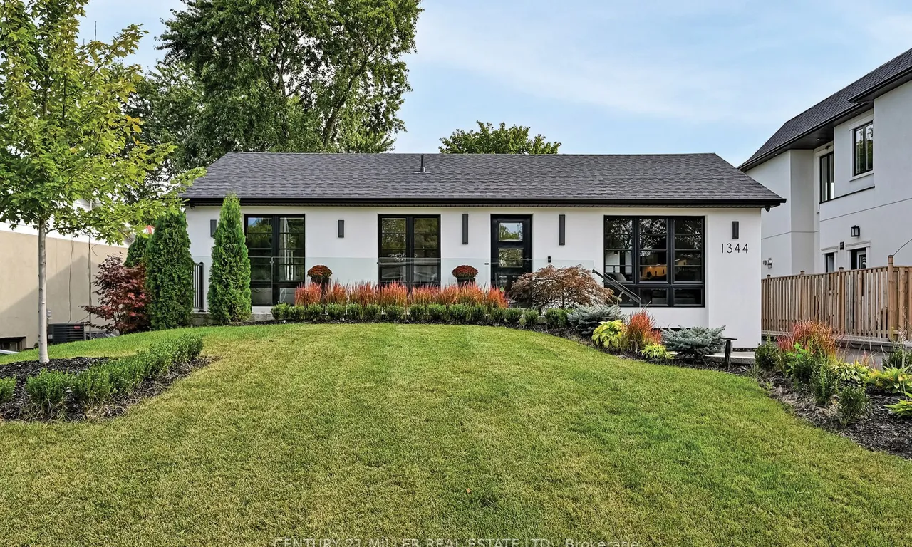 1344 Bridge Rd, Oakville, ON L6L 2C7