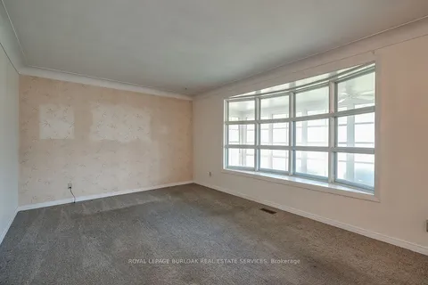 5395 Scott Crt, Burlington, ON L7L 3R9