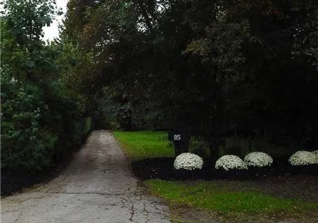 85 Yorkleigh Ave, Toronto, ON M9P 1Y3