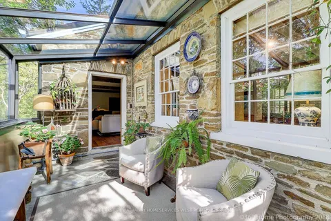 85 Yorkleigh Ave, Toronto, ON M9P 1Y3