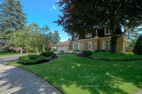 2262 Bonnylyn Crt, Oakville, ON L6J 5Y3