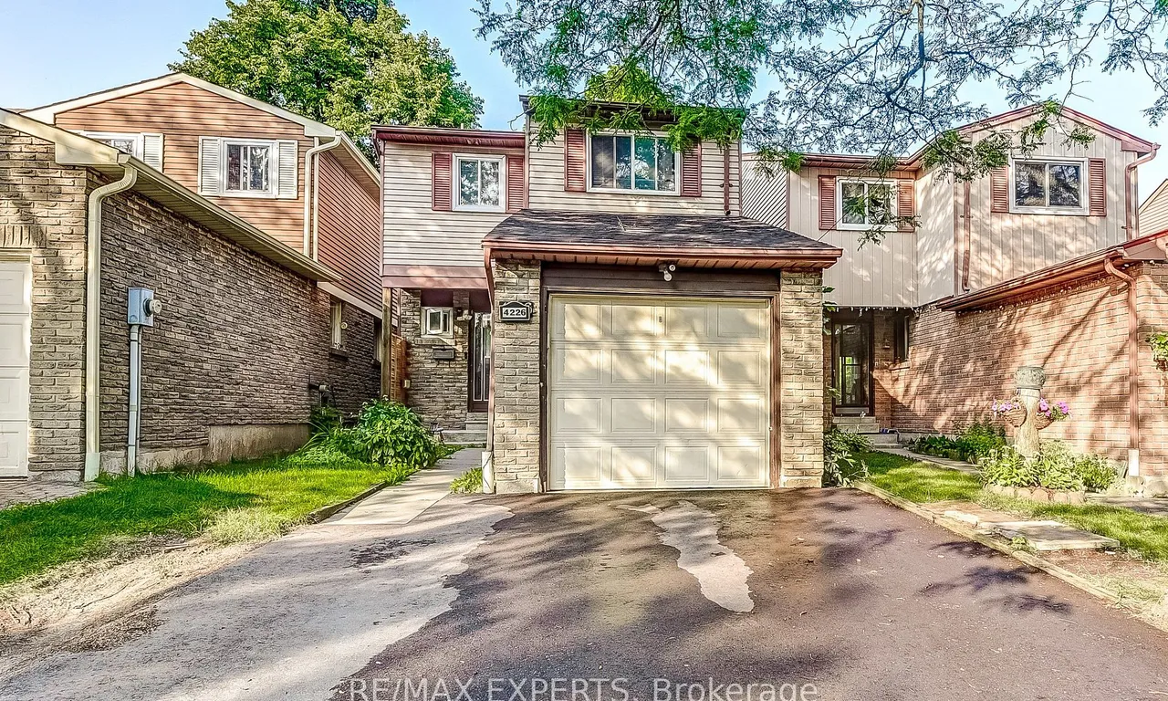 4226 Tea Garden Circ, Mississauga, ON L5B 2W8