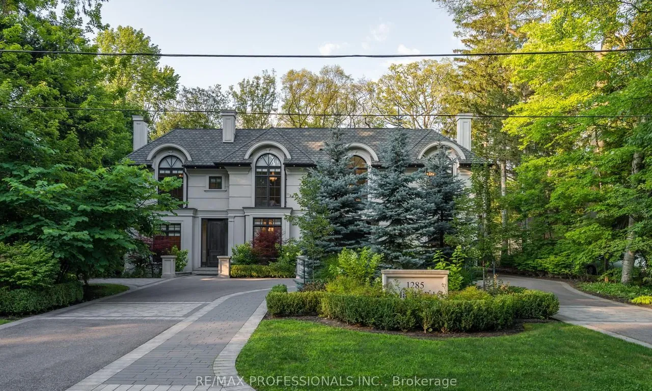 1285 Minaki Rd, Mississauga, ON L5C 2X5