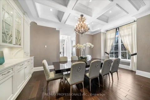 1285 Minaki Rd, Mississauga, ON L5C 2X5