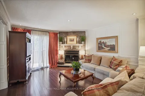 966 Sliver Birch Tr, Mississauga, ON L5J 4S3