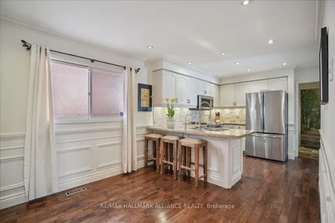 966 Sliver Birch Tr, Mississauga, ON L5J 4S3