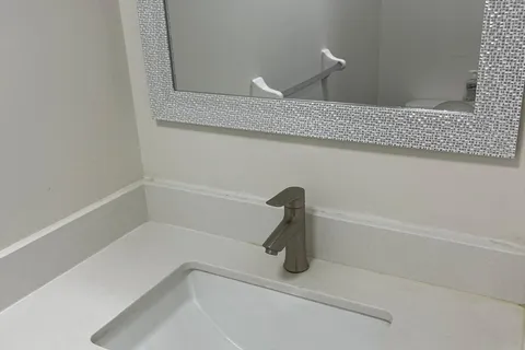3938 Burdette Terr, Mississauga, ON L5M 0J2