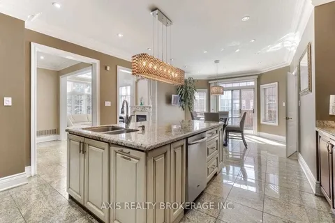 54 Summershade St, Brampton, ON L6P 2C2