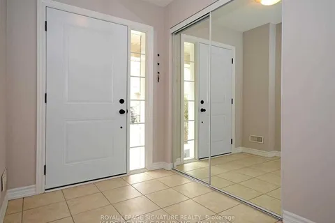 165 Hamsphire Way, Milton, ON L9T 8M7