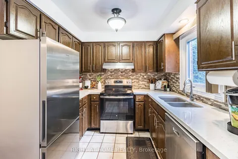 278 Bud Gregory Blvd, Mississauga, ON L4Z 2R6