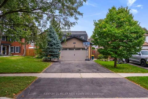 25 Manorcrest St, Brampton, ON L6S 2W7
