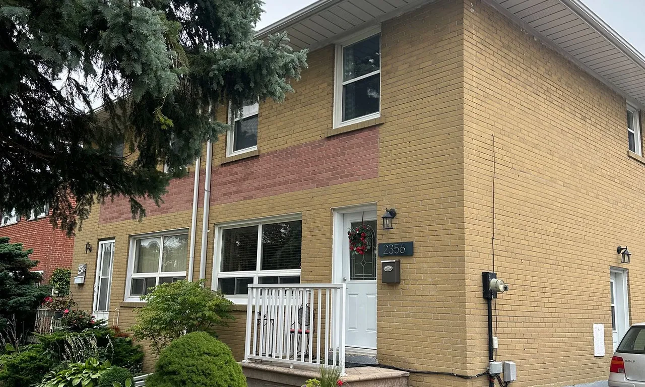 2356 Brookhurst Rd, Mississauga, ON L5J 1R2