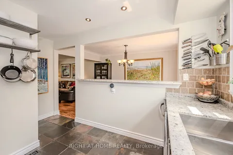 2356 Brookhurst Rd, Mississauga, ON L5J 1R2