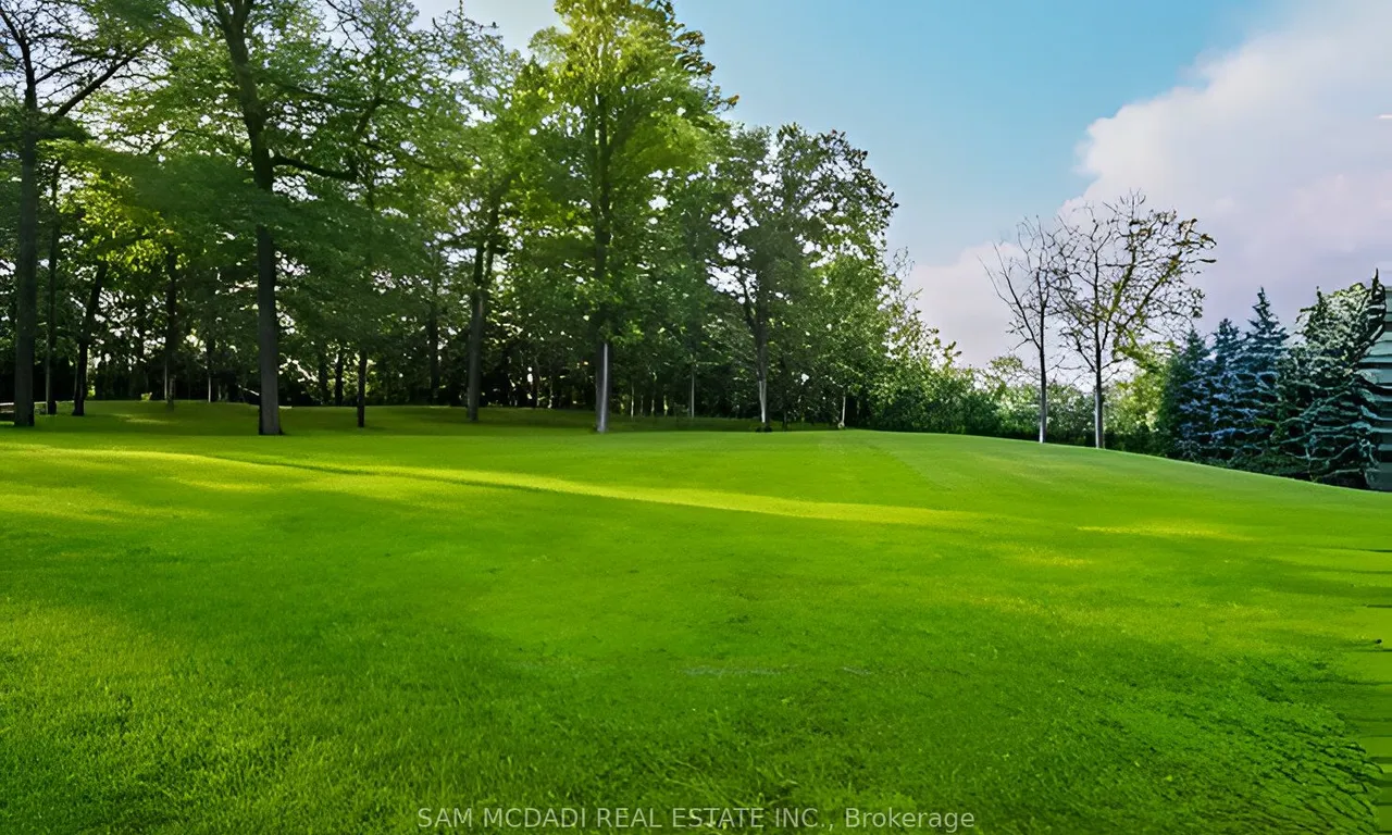 962 A Meadow Wood Rd, Mississauga, ON L5J 2S6