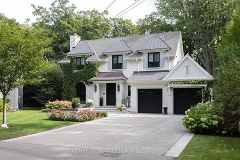 1096 CEDAR GROVE Blvd, Oakville, ON L6J 2C4
