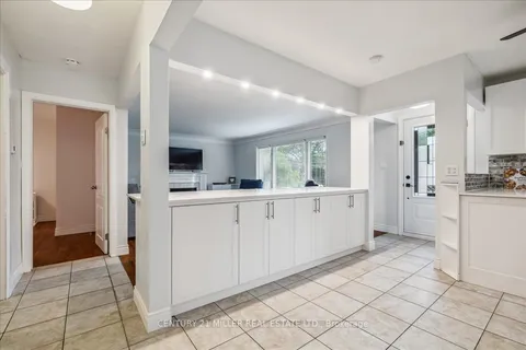 1311 Tyrrell Rd, Burlington, ON L7P 2S3