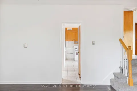 177 Harvie Ave, Toronto, ON M6E 4K5