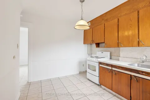 177 Harvie Ave, Toronto, ON M6E 4K5