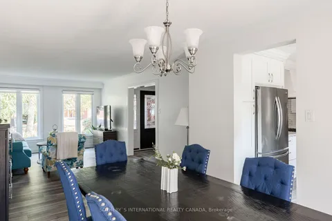316 Pinegrove Rd, Oakville, ON L6K 3R1