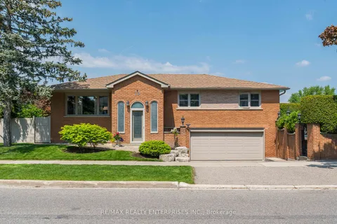 70 English St, Brampton, ON L6X 1L6