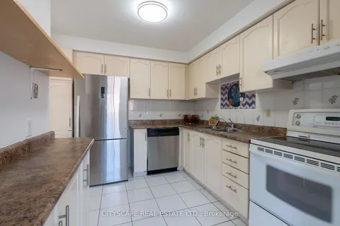 7 Dino Crt, Brampton, ON L6Y 4X6