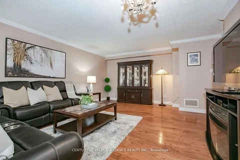 61 Mullis Cres, Brampton, ON L6Y 4S9