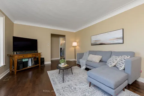 138 Elizabeth Dr, Halton Hills, ON L7J 1B7